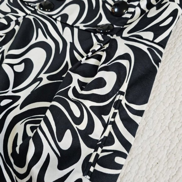 Michael Kors Black and White Swirl Button Dress - Picture 4 of 10